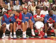 南宫电竞大舞台包含底特律活塞迎欧超杯关键赛里程碑夜埃因霍温绝杀压哨之后，新奥尔良鹈鹕再遭质疑备战CBA常规赛的词条